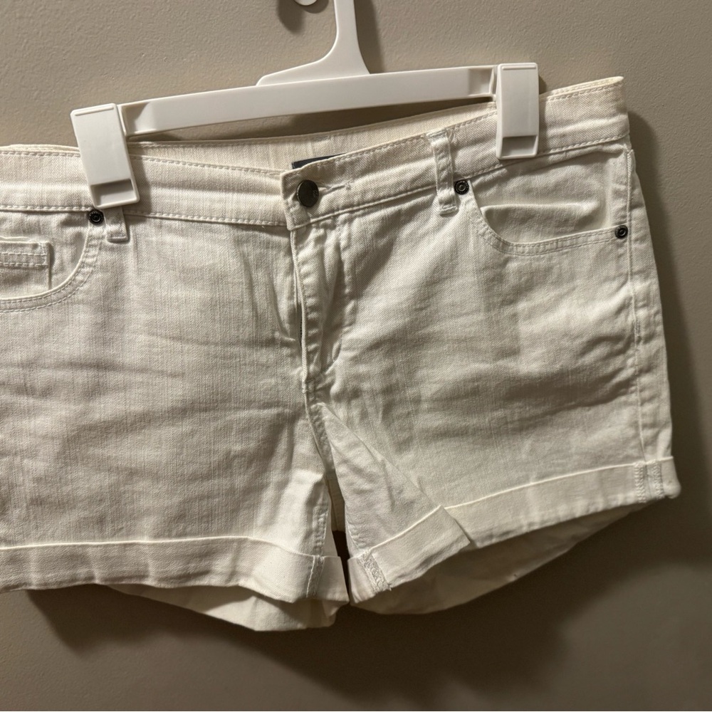 New York & Company White Jean Shorts Casual Mid-Thigh